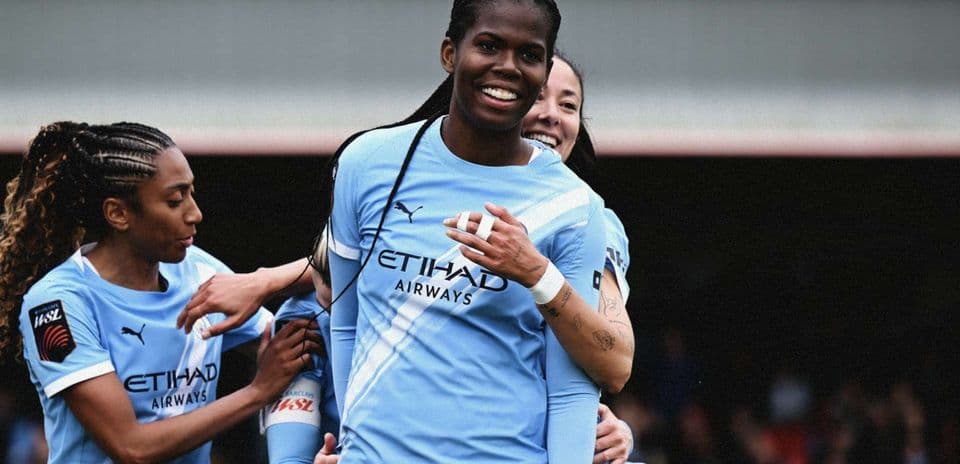 Joueuses de Manchester City célébrant un but