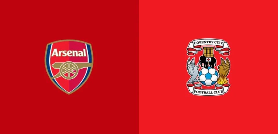 Logos d'Arsenal et de Coventry City sur fond rouge