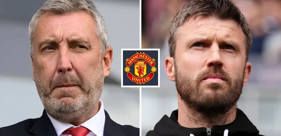 Deux entraîneurs avec logo de Manchester United au centre