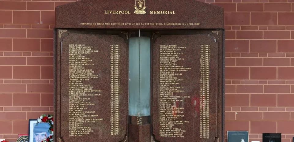 Mémorial Liverpool en hommage aux victimes de Hillsborough