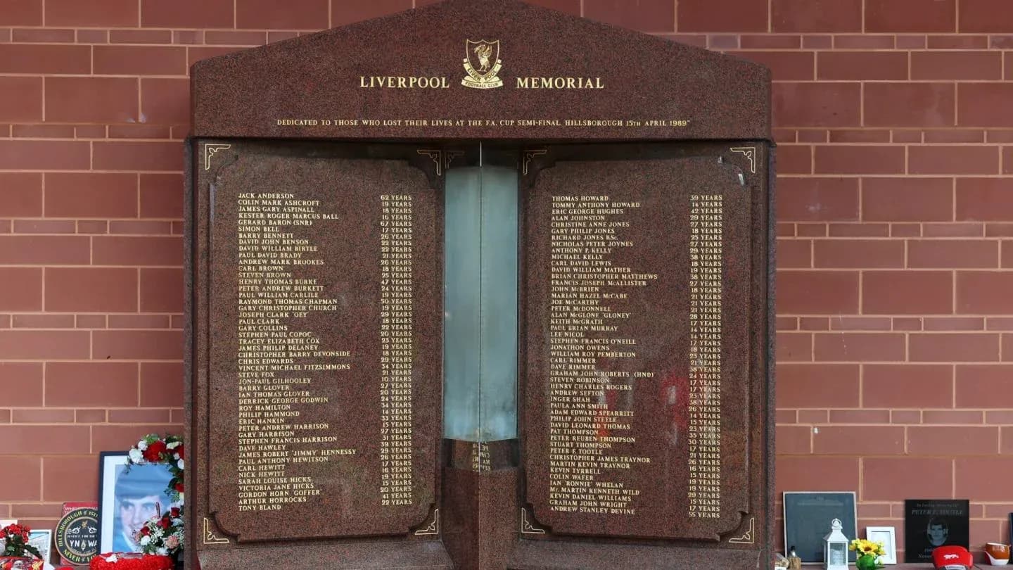 Mémorial Liverpool en hommage aux victimes de Hillsborough