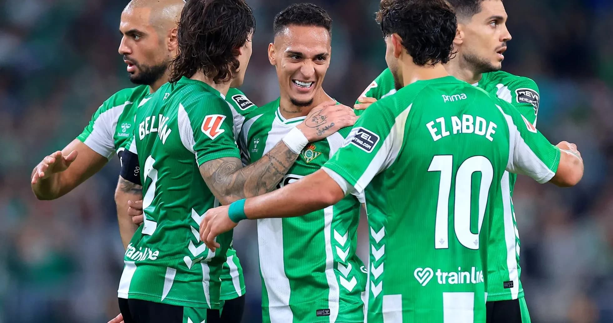 Joueurs de Real Betis célébrant un but