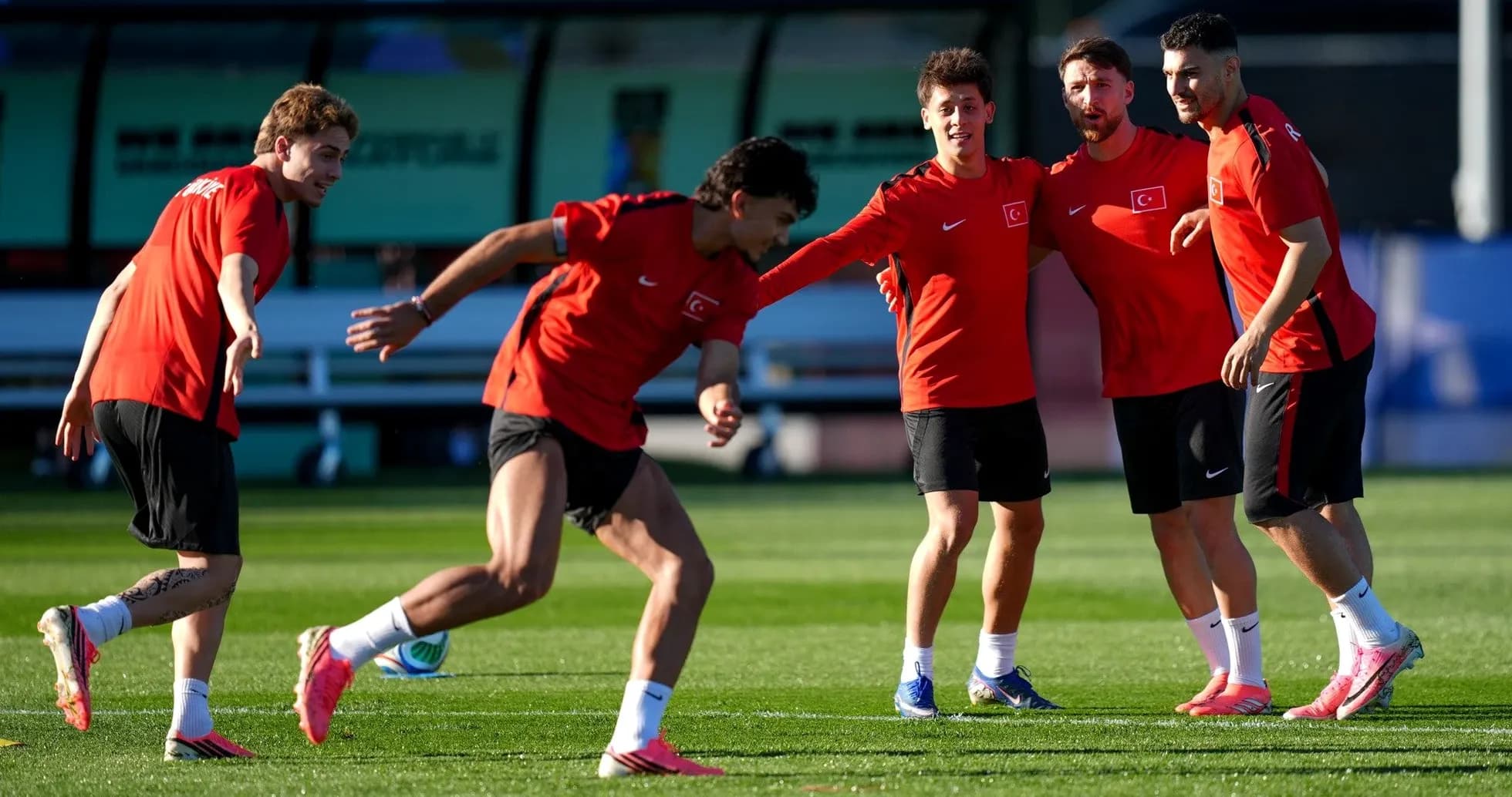 Joueurs de Türkiye s'entraînant avant le match