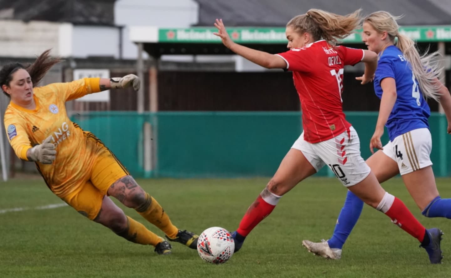 Une joueuse de Charlton Athletic W en action
