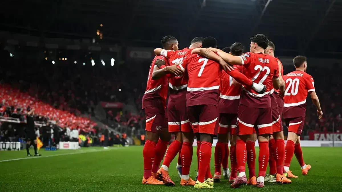 L'équipe suisse célèbre un but lors du match
