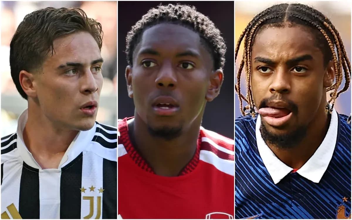 Trois joueurs de football en portrait rapproché