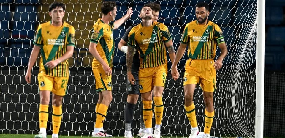 Joueurs des Shamrock Rovers célébrant un but