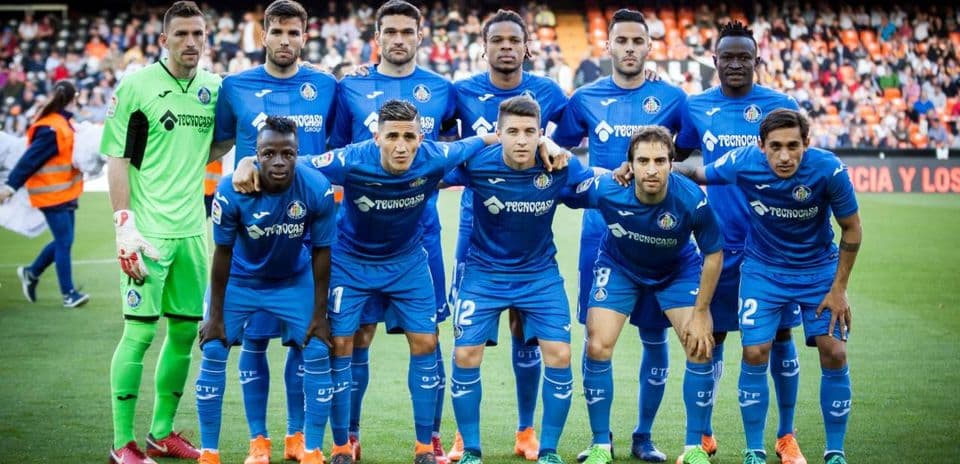 Équipe de Getafe en tenue bleue