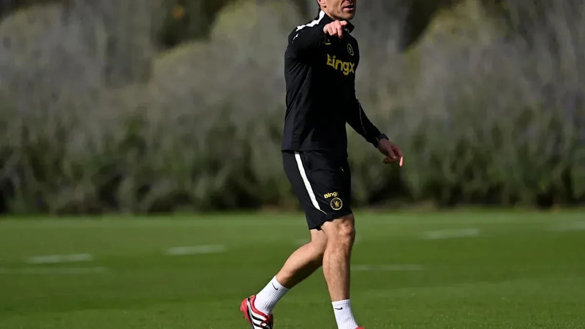 Joueur de Chelsea s'entraînant sur le terrain