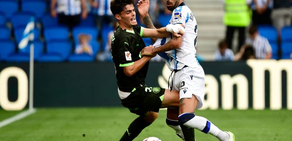 Deux joueurs en duel lors du match
