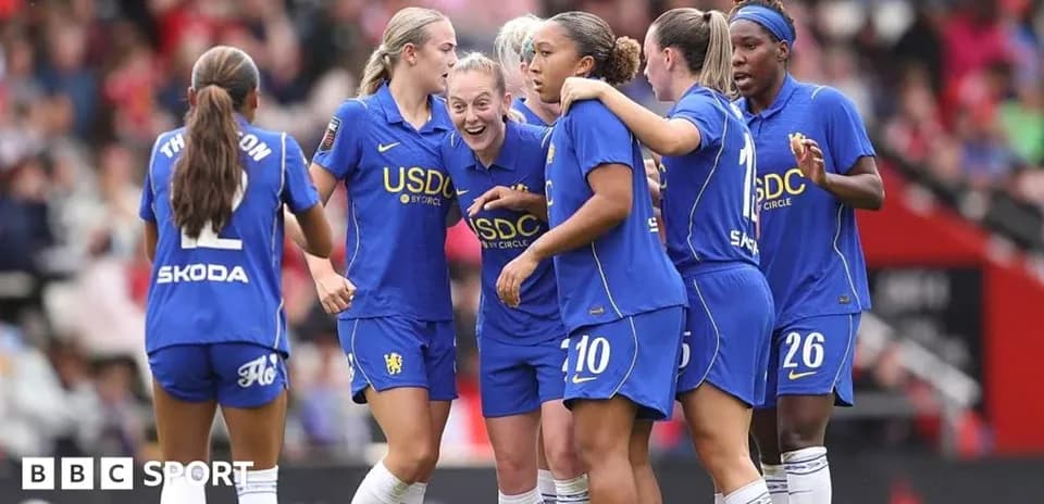 Joueuses de Chelsea célébrant un but ensemble