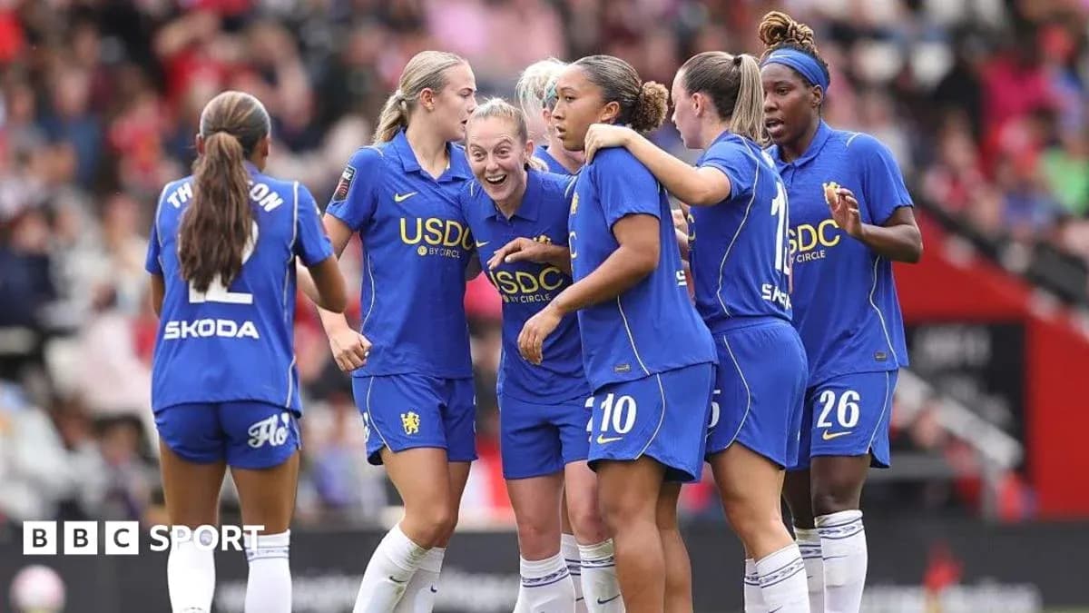 Joueuses de Chelsea célébrant un but ensemble