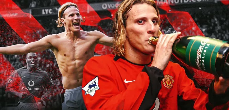 Joueur de Manchester United célébrant avec une bouteille