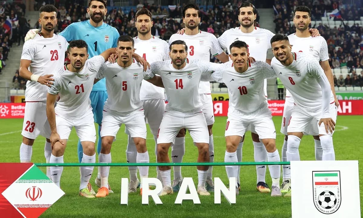 Équipe nationale d'Iran posant avant le match