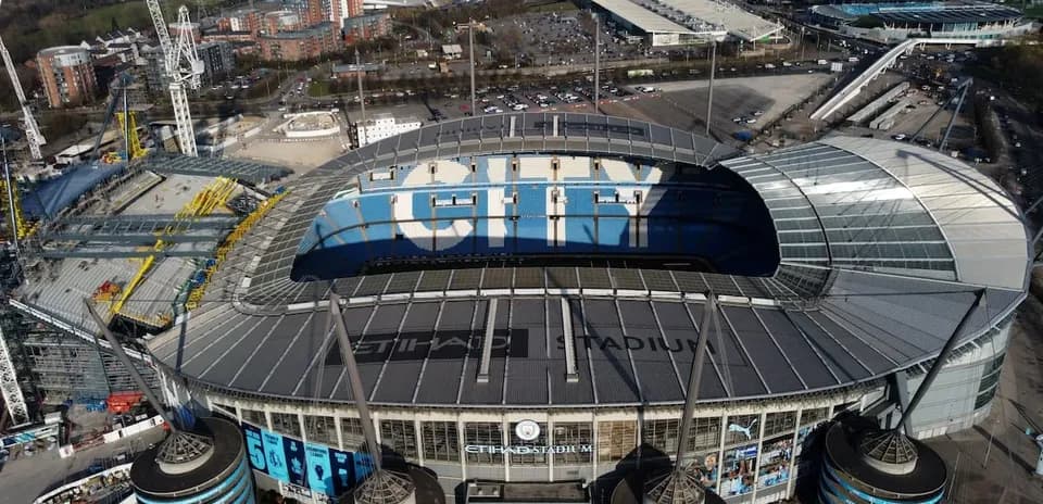 Vue aérienne de l'Etihad Stadium en construction