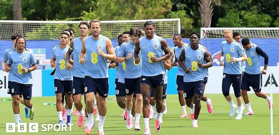 Joueurs de l'équipe d'Angleterre courant à l'entraînement