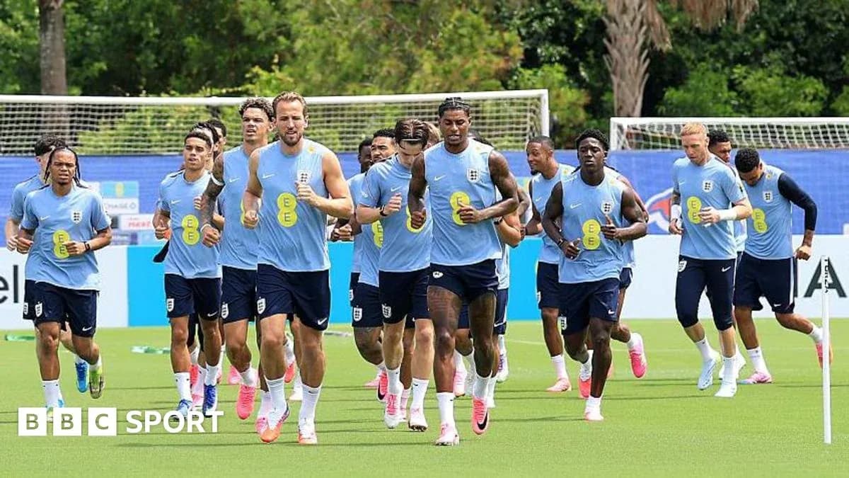 Joueurs de l'équipe d'Angleterre courant à l'entraînement