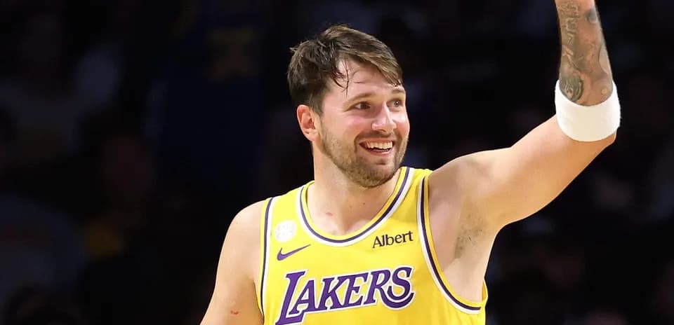 Joueur des Lakers célébrant lors d'un match