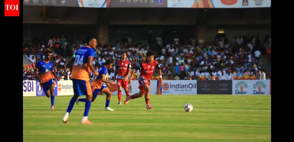 Joueurs en action lors d'un match de football