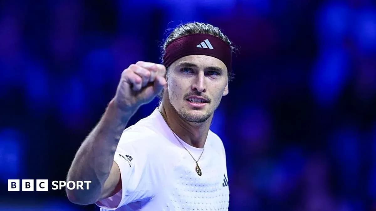 Joueur de tennis célébrant un point dans le match