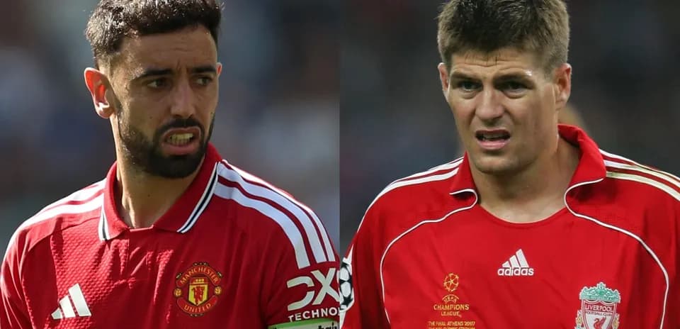 Deux joueurs en maillots rouges de Manchester United et Liverpool