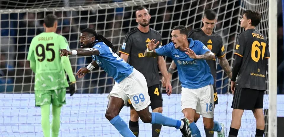 Joueurs de Naples célébrant un but