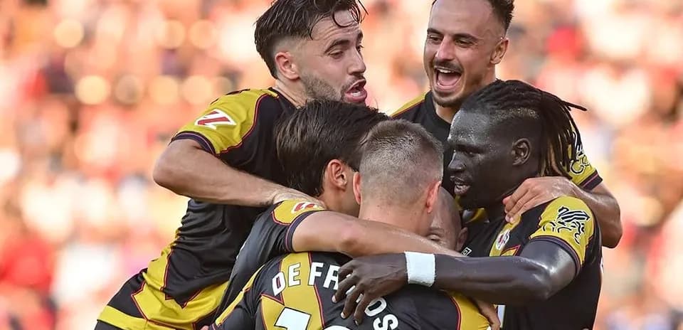 Joueurs de Rayo Vallecano célébrant un but