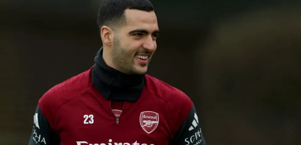 Joueur d'Arsenal s'entraînant sur le terrain