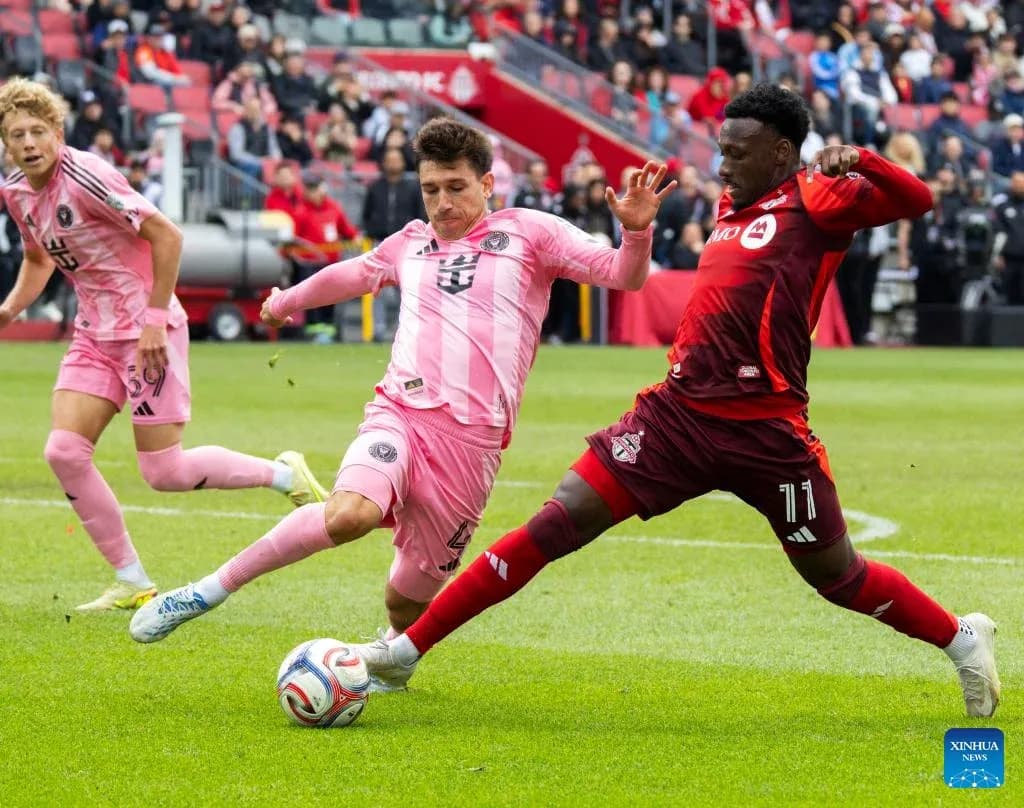 Deux joueurs s'affrontent lors du match