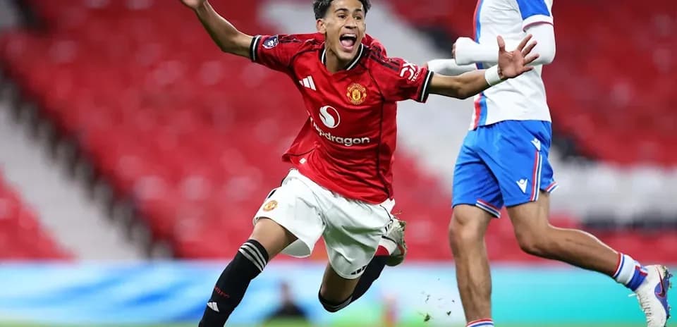 Joueur de Manchester United célébrant un but