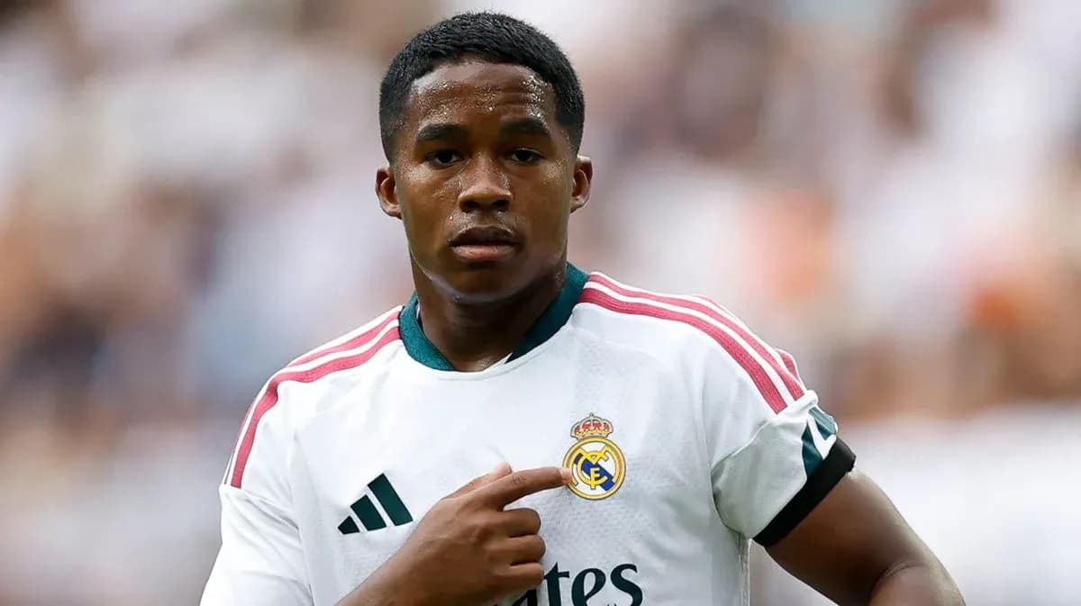 Joueur de football portant le maillot du Real Madrid