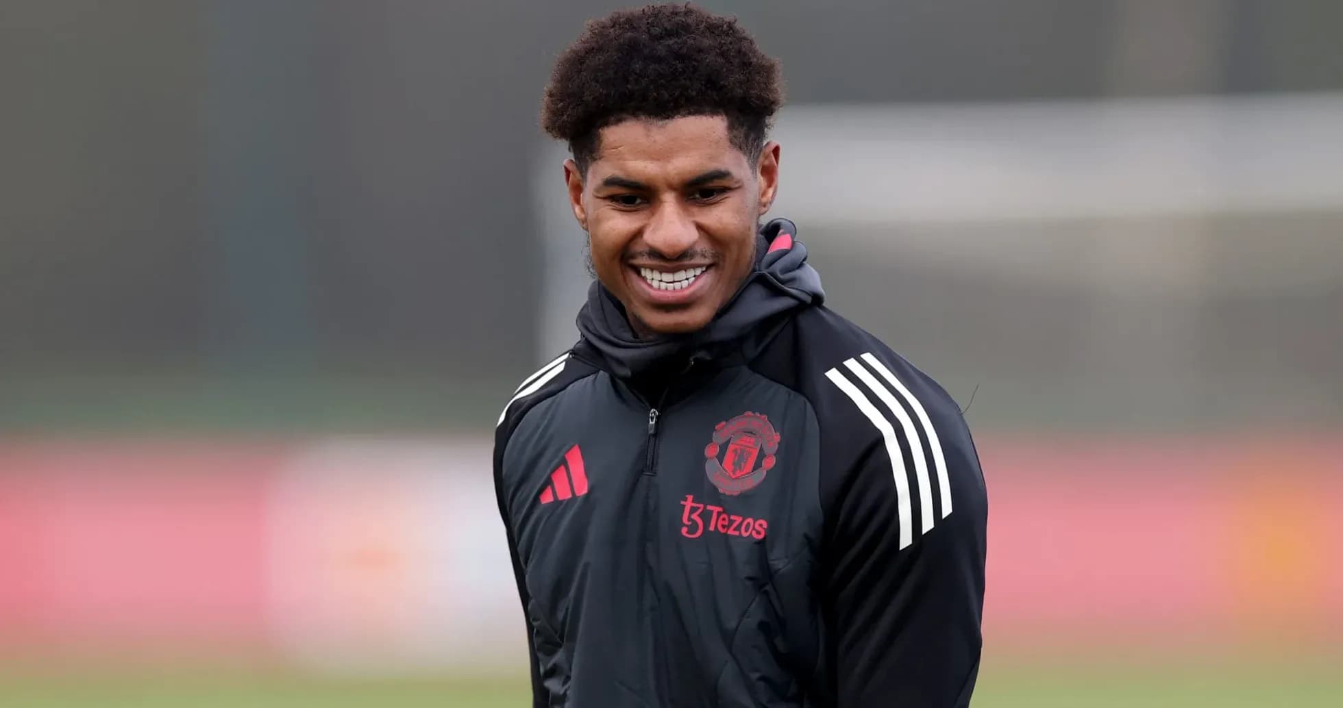Joueur de Manchester United souriant lors de l'entraînement