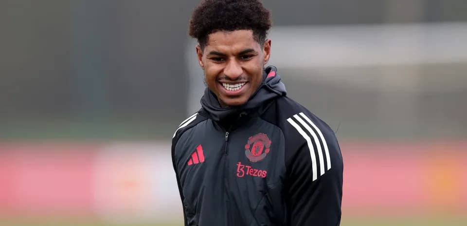 Joueur de Manchester United souriant lors de l'entraînement