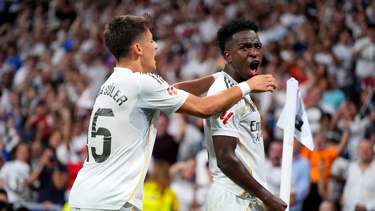 Joueurs de Real Madrid célébrant un but