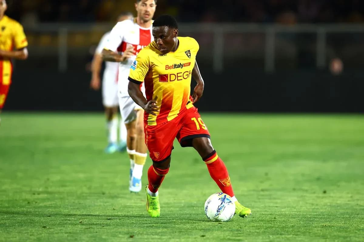 Joueur de Lecce en action pendant un match