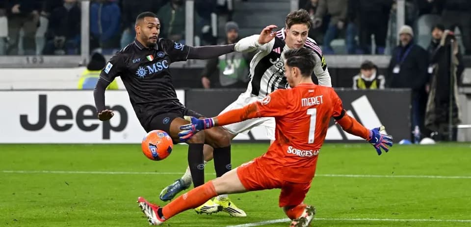 Joueurs en action lors du match Juventus-Napoli
