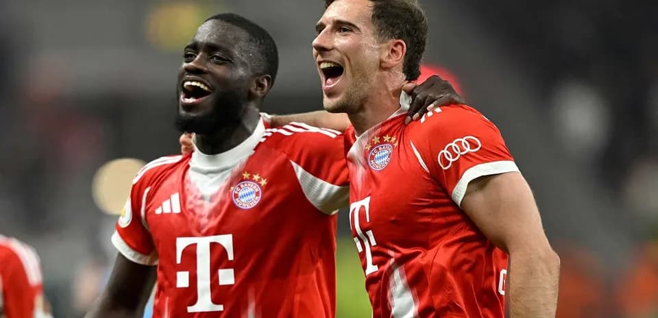 Joueurs du Bayern célébrant une victoire ensemble