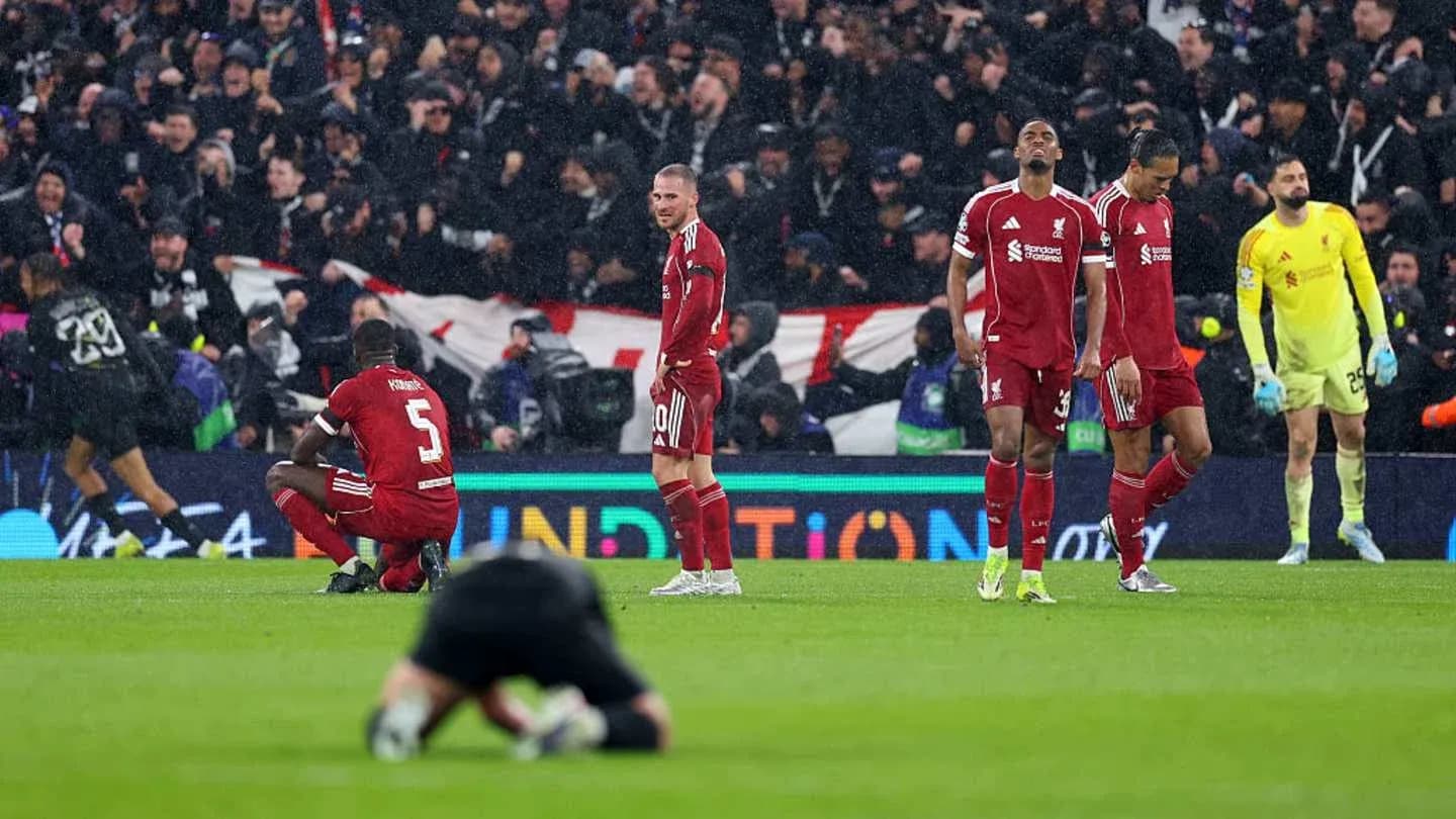 Joueurs de Liverpool déçus après un match