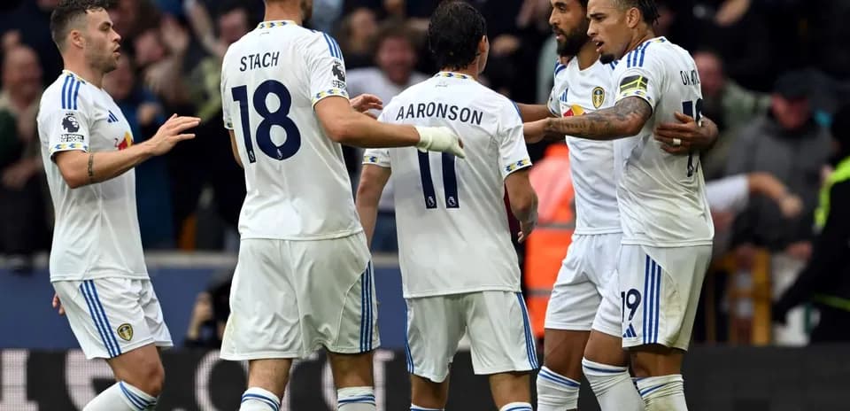 Joueurs de Leeds célébrant un but