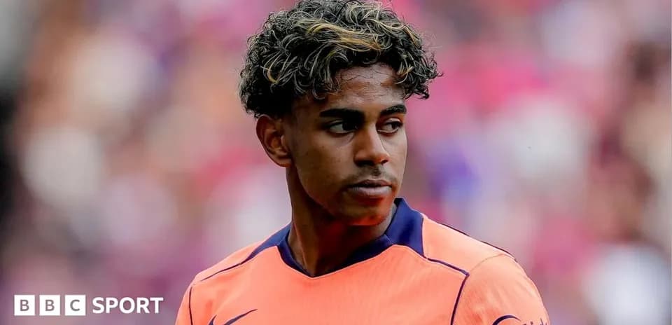 Joueur de football en maillot du FC Barcelone