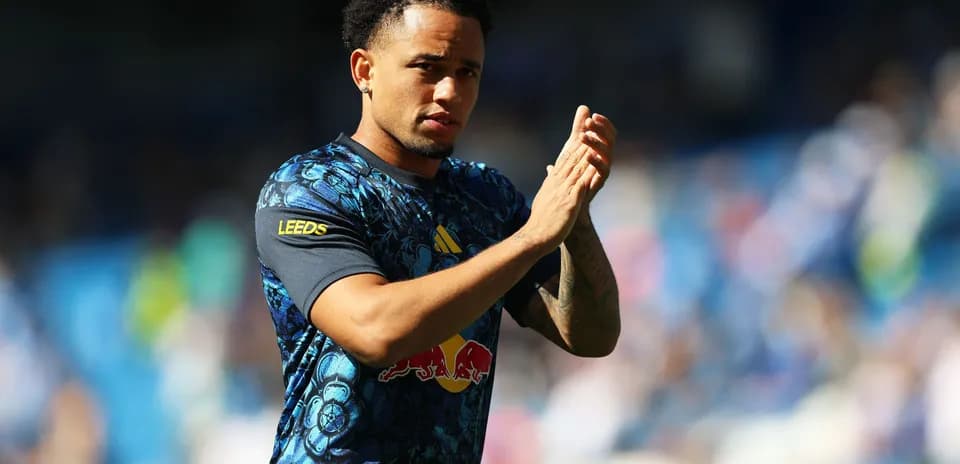 Joueur applaudissant pendant l'échauffement avant le match
