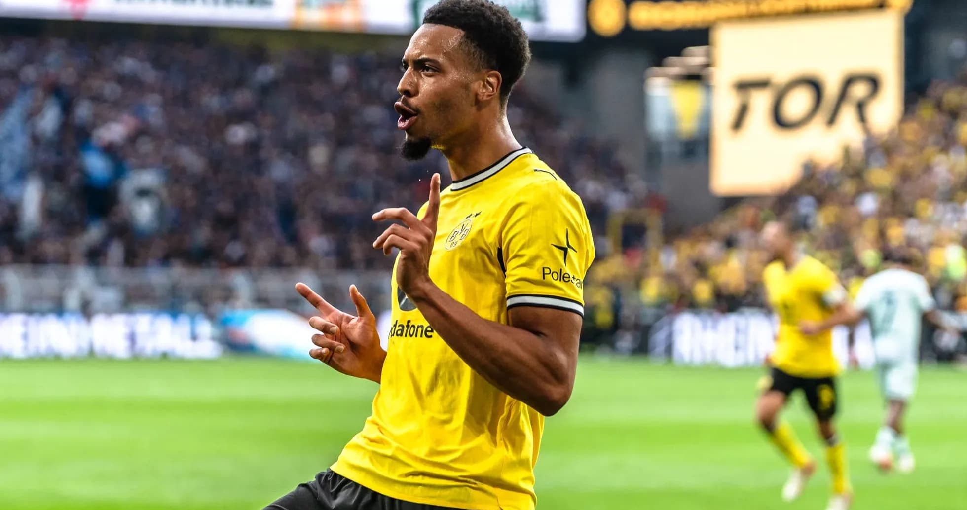 Joueur célébrant un but avec l'équipe de Dortmund