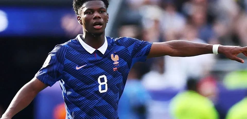 Joueur français en action sur le terrain