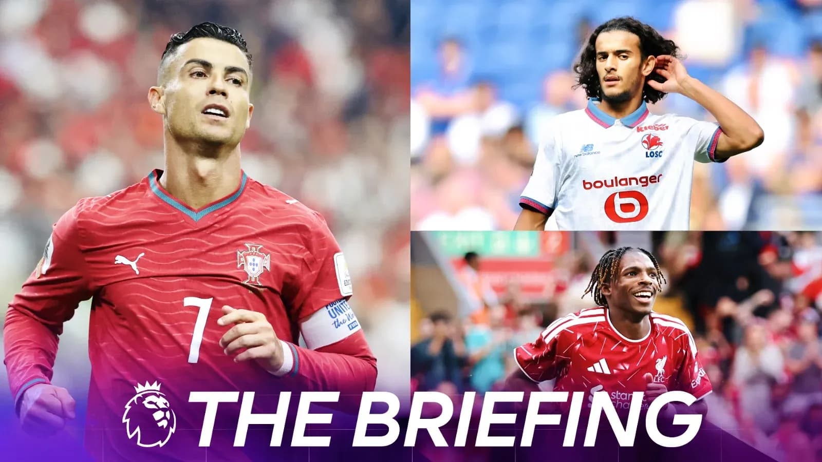 Trois joueurs de football en action sur le terrain
