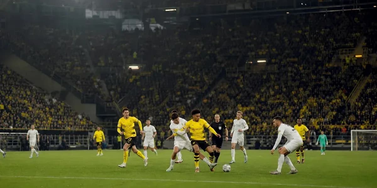 Joueurs de Dortmund en action pendant un match