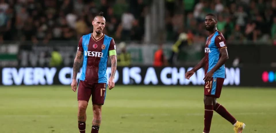 Joueurs de Trabzonspor sur le terrain