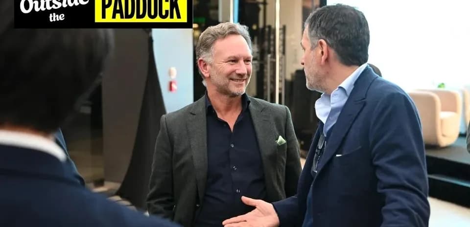 Deux hommes discutant lors d'un événement