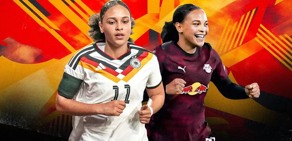 Deux joueuses de football avec maillots différents