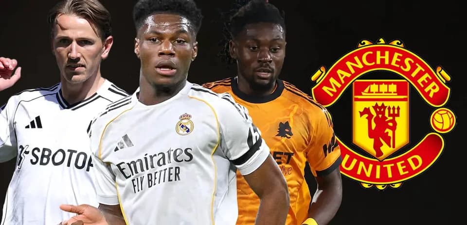 Trois joueurs de football avec logo Manchester United