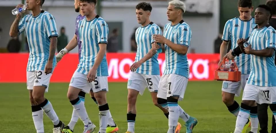 Joueurs de Racing Club sur le terrain